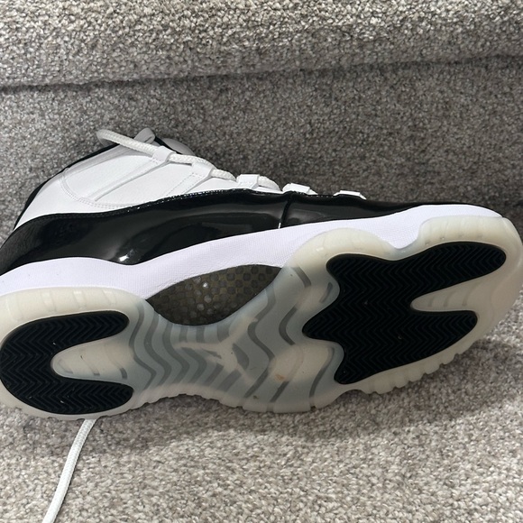 Air Jordan 11 “Gratitude” (2023) - Picture 4 of 6